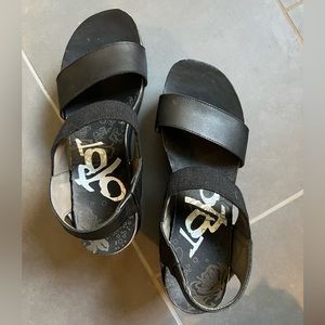 COPY - OTBT Bushnell Black Wedge